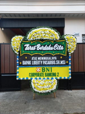 Papan Bunga Duka di Teupah Tengah