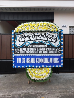 Papan Bunga Duka di Teupah Tengah